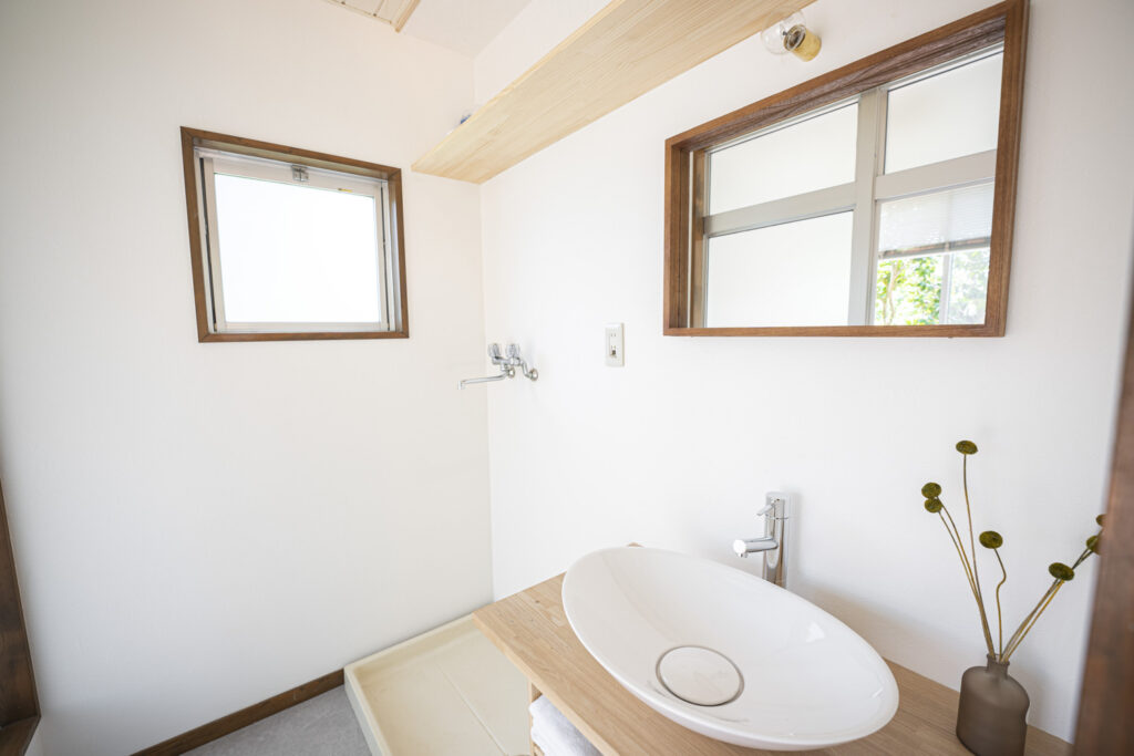 洗面所 - Washroom